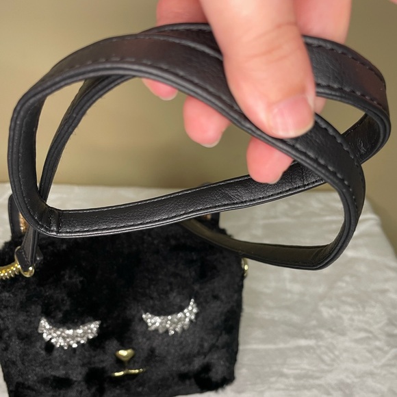 Betsey Johnson Black Fuzzy Glitter Cat Crossbody - Picture 10 of 10